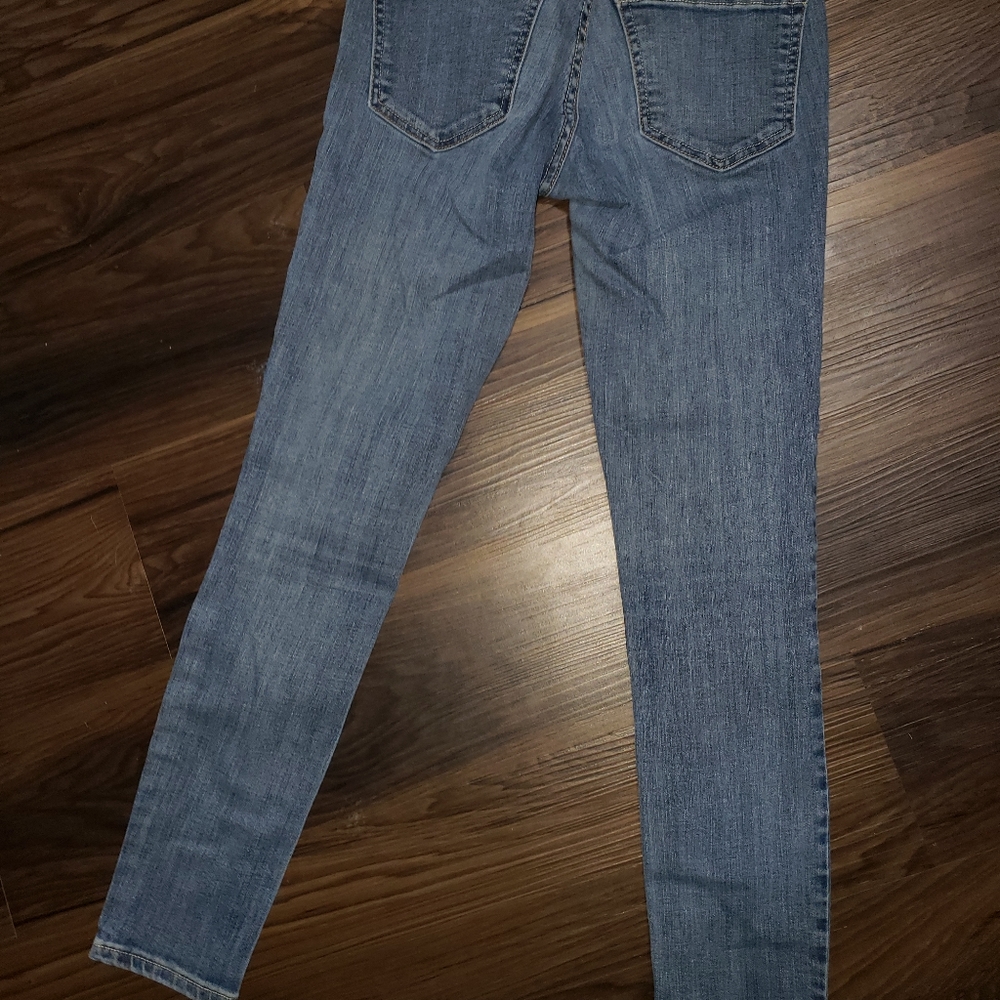 Capris - Picture 2 of 3